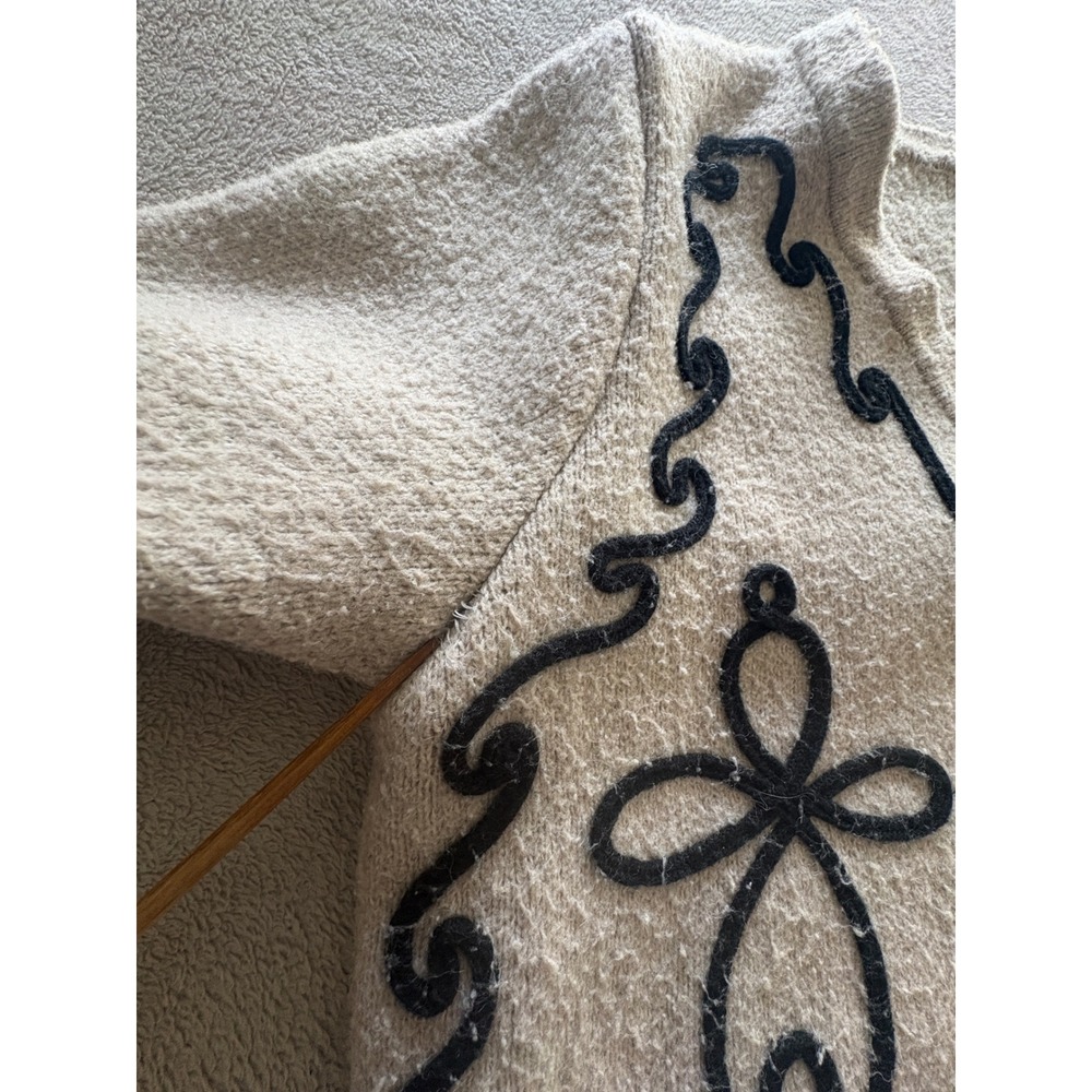 Tahari Oatmeal Beige Black Soutache Embroidered V-Neck Cardigan Sweater Large - Picture 5 of 7